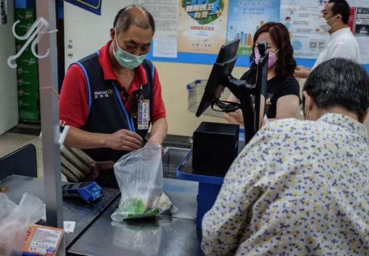 Al principio de la pandemia del coronavirus SARS-CoV-2, se duplicó el precio de los fletes. EFE