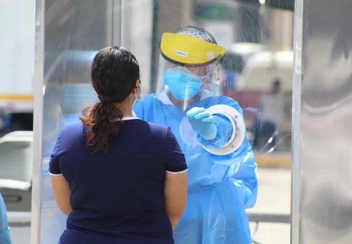 Realizan prueba de hisopados