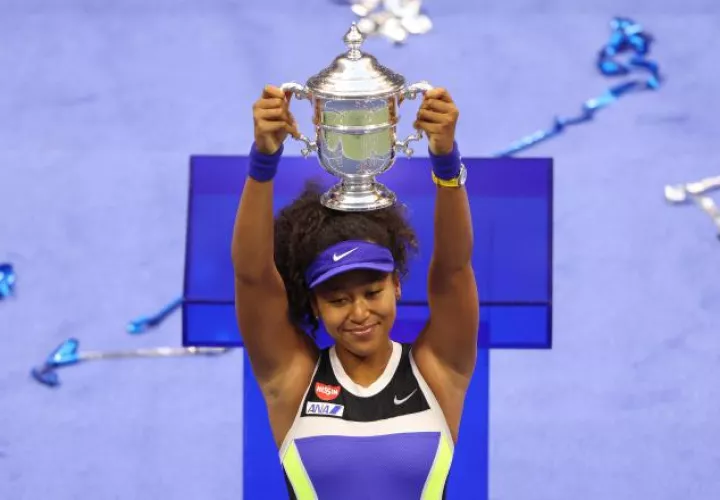 Naomi Osaka remontó contra Azarenka.