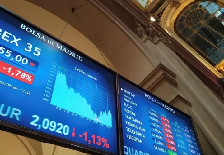 El desplome del consumo de petróleo será este año de 9.5 millones de barriles diarios (mbd) -un 9.5%- respecto a 2019. EFE