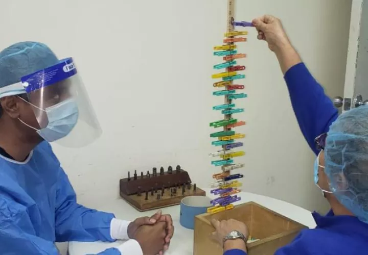 La evaluación se le debe hacer al paciente personalmente.