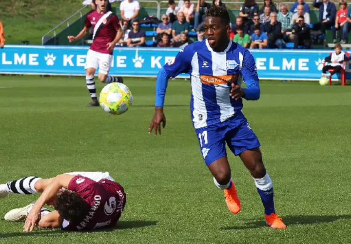 El panameño también fue uno de los jugadores que subió al primer equipo con Alavés en la pasada temporada y logró debutar ante Real Madrid en la primera división.
