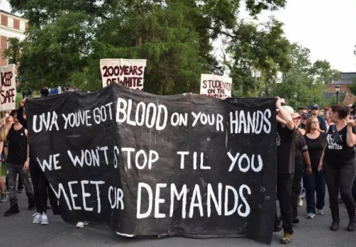 Las protestas en Estados Unidos contra la violencia policial han continuado en todo el país desde que el 25 de mayo en Mineápolis el afroamericano George Floyd murió bajo custodia de la policía, y se han reavivado por la decisión judicial de no procesar por homicidio a ninguno de los agentes implicados en la muerte de Breonna Taylor en Luoisville (Kentucky). FOTO/EFE