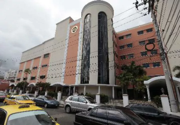 Ante esta situación, se han activado los protocolos establecidos en el Hospital Santo Tomás para la contención y el control de este tipo de brote.