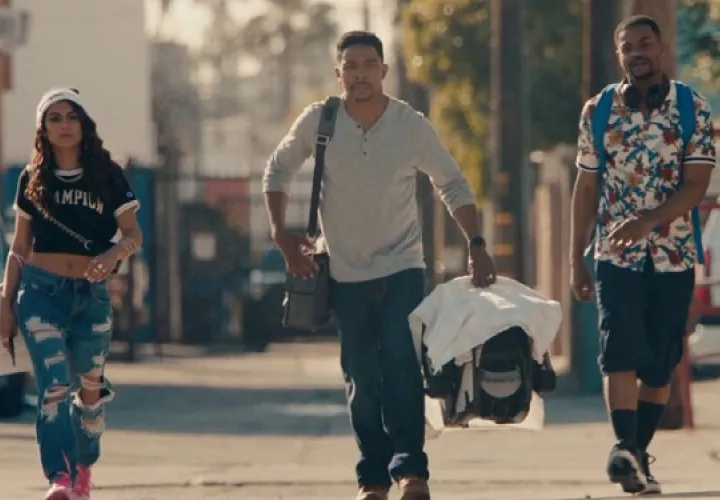 Devin y sus amigos se meterán en muchos problemas por un exclusivo par de tenis. Foto:  Netflix