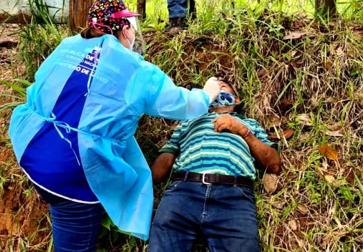 El  Equipo de Respuesta Rápida realizó  1,054 pruebas de hisopados en Veraguas. Foto Minsa