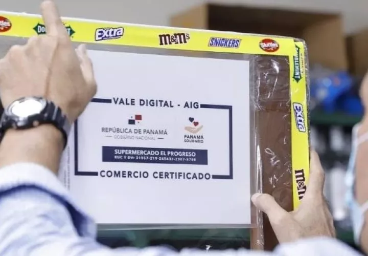El beneficio es de 100 dólares mensuales para comprar alimentos y medicinas.