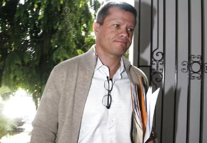 West  Valdés es investigado dentro del  caso Finnancial Pacific.