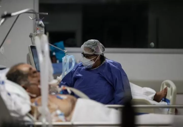 Los casos globales se elevaron a los 38.7 millones, y antes de que termine la jornada se registraron 383.000 nuevos contagios, la segunda cifra más alta durante la pandemia, por lo que al final del día podría alcanzarse una nueva tasa récord. FOTO/EFE