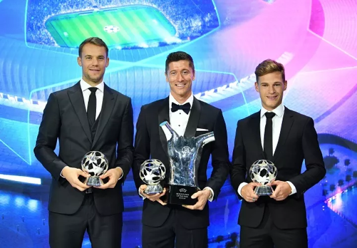 El portero Manuel Neuer (izq.)  Lewandowski (cent) y Kimmich. Foto: EFE