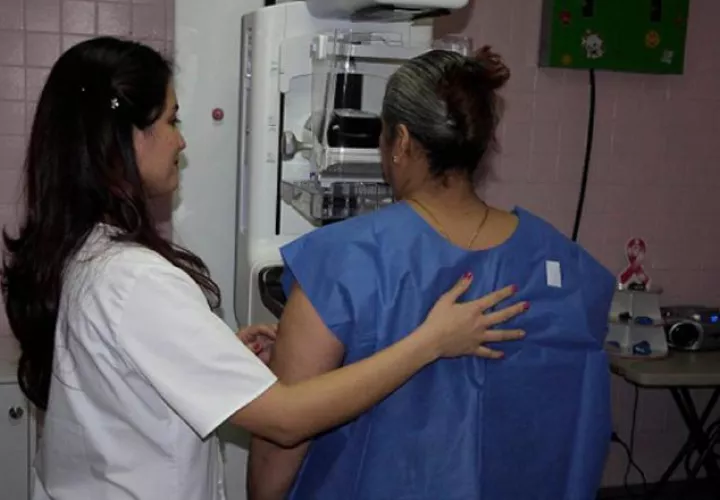 Exámenes de mamografía en centros médicos públicos.  Foto CSS