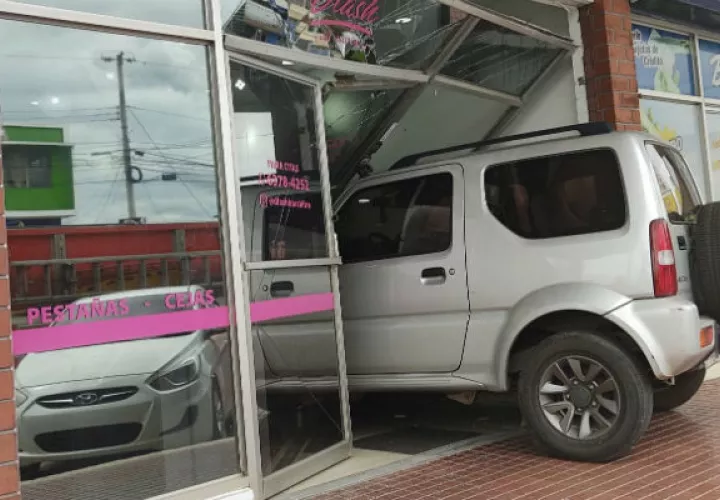 No hubo personas afectadas o heridas, solo se reportó que la conductora presentó un cuadro de nervios producto de la impresión. Foto: Thays Domínguez