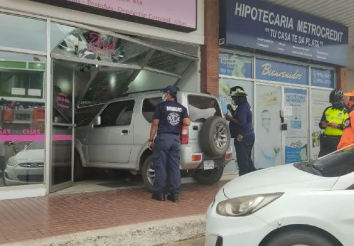 No hubo personas afectadas o heridas, solo se reportó que la conductora presentó un cuadro de nervios producto de la impresión. Foto: Thays Domínguez