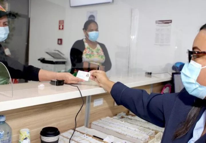 La atención al usuario se realiza con respeto a las normas de bioseguridad.