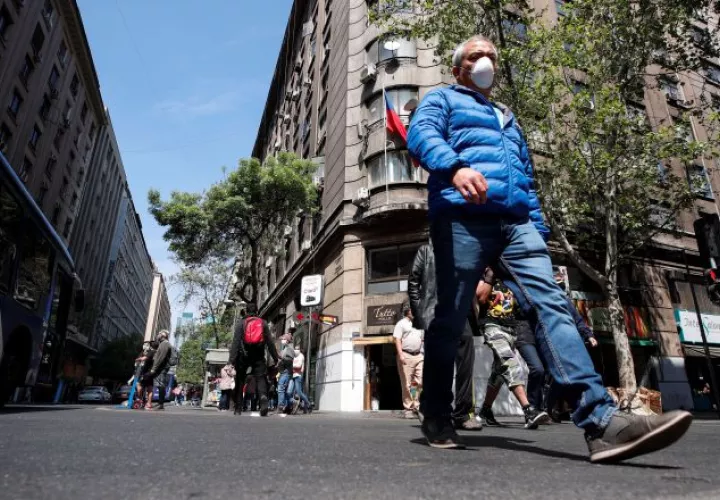 El PIB chileno se contrajo en el segundo trimestre un 14.1%. EFE