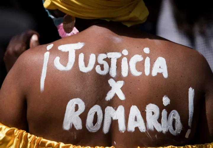  Mery Cortez, madre de Romario Veloz, asesinado durante las protestas en Chile desde octubre de 2019. Foto: EFE.