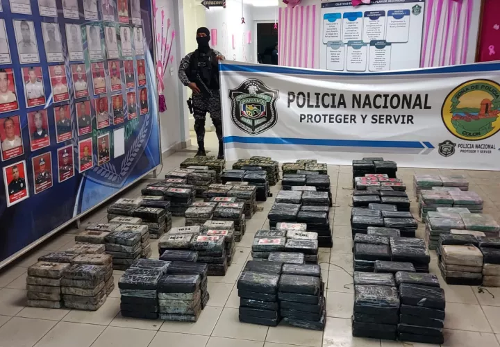 Tres monteadores se encontraron con varios sujetos que estaban cargando unos sacos, y fue allí que los privaron de su libertad, pero en un descuido de estos sujetos escaparon y dieron a conocer los sucedido.