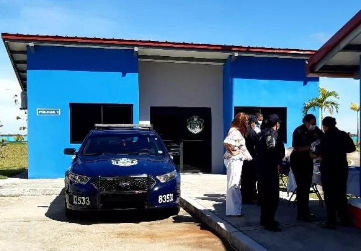 Jorge Miranda participó en la inauguración de las oficinas de la Policía de Turismo en Colón. 
