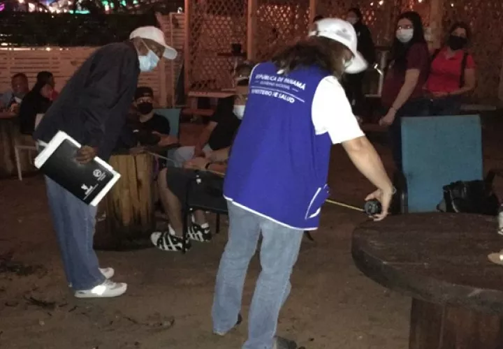 Los funcionarios realizan constantes operativos.