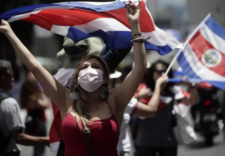 Costa Rica cerrará el 2020 con un déficit fiscal de al menos el 9% del PIB y una deuda de alrededor del 70% del PIB. EFE