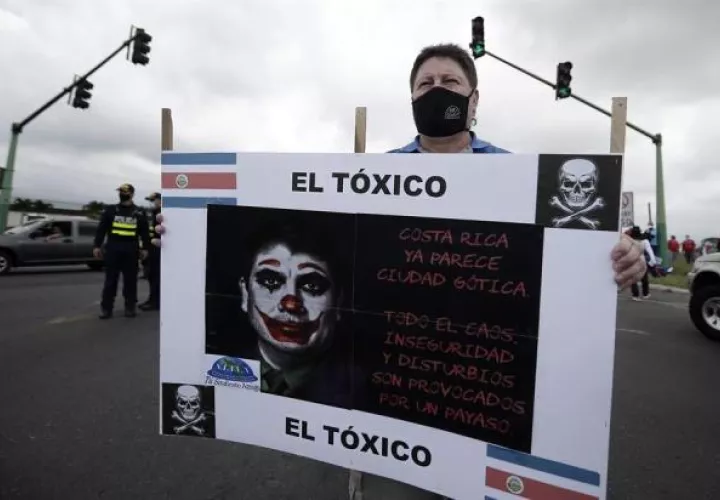 El Gobierno interpuso una demanda penal contra los organizadores de las protestas, entre ellos el exdiputado y excandidato presidencial José Miguel Corrales, y el exdiputado Célimo Guido, por los presuntos delitos de asociación ilícita, instigación pública, obstrucción de vía pública, entorpecimiento de servicios públicos, motín, atentado, incendio o explosión.  FOTO/EFE