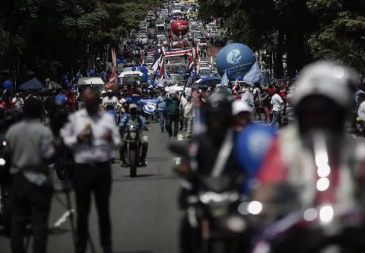 Hasta el momento se contabilizan 81 detenidos y cerca de 100 oficiales de la Policía heridos, pero ninguno de gravedad. FOTO/EFE