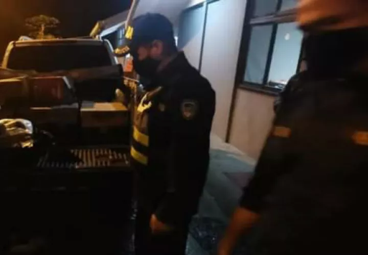 La Fuerza Pública tica decomisó el producto y coordinó con la Policía de Control Fiscal para el debido proceso. Foto: Mayra Madrid.
