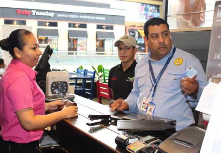 Muchos extranjeros han regresado a su país por la falta de empleos en Panamá debido a  la crisis provocada por la pandemia. 