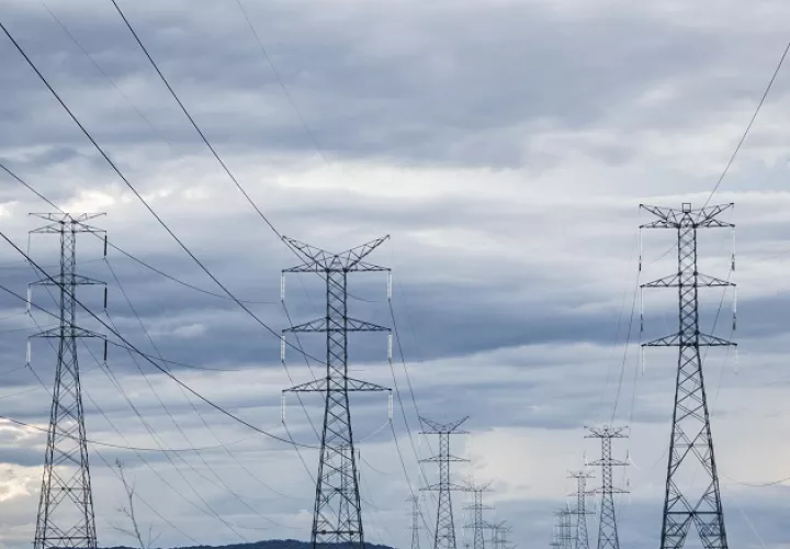 Por cada hora sin energía eléctrica se pierden $1.3 millones, que le cuesta a todos los panameños. Archivo
