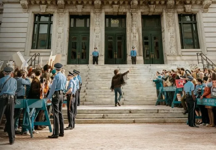 "El juicio de los 7 de Chicago", drama legal, se estrenará este fin de semana en Netflix. Foto: Netflix