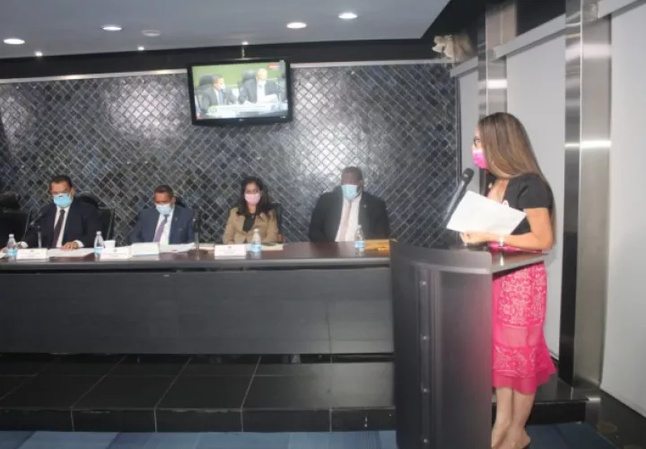 A solicitud de las diputadas Zulay Rodríguez y Walkiria Chandler, la Comisión de Transporte como facilitador, participará en la coordinación de la reglamentación de esta norma.