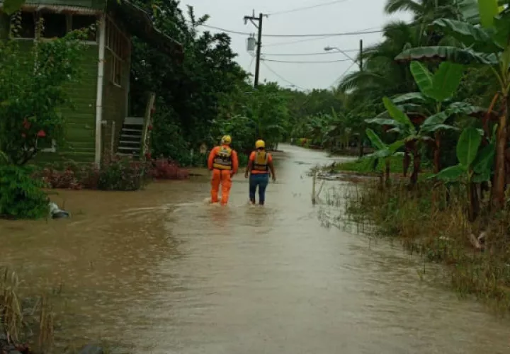 El río Chiriquí Viejo se desbordó, informó el Sinaproc. Foto: José Vásquez.