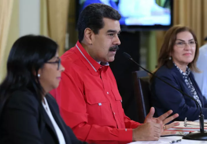 El presidente Nicolás Maduro afirmó que PDVSA ha recuperado dos refinerías y que esperaba la pronta normalización del suministro de gasolina. Foto: EFE.
