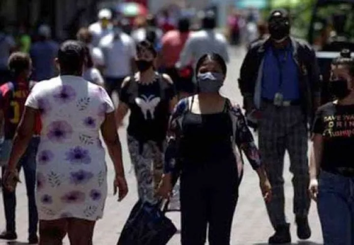 Tras la crisis económica, social y fiscal que ha generado la pandemia, la atención inmediata del Gobierno Nacional se enfocó en dos áreas. Foto/EFE Archivo