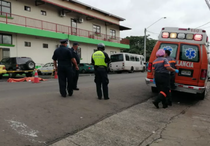El adulto mayor intentaba cruzar las dos vías de la Avenida Libertador. Foto: Eric A. Montenegro