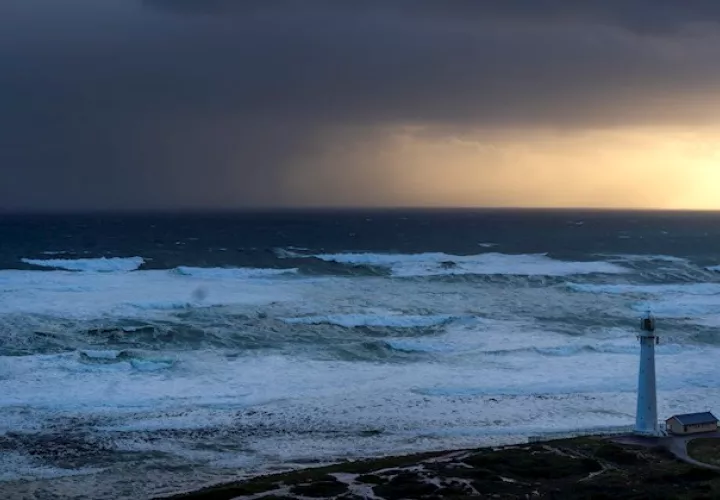 "El cambio climático está afectando cada vez con más intensidad el continente africano, golpea con más fuerza a los más vulnerables y contribuye a la inseguridad alimentaria y al desplazamiento de poblaciones", concluyó.