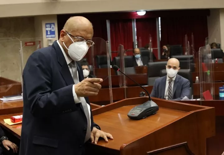 La iniciativa original establecía un monto de 24 mil 088 millones 935 mil 560 dólares, sin embargo fue ajustado y se incrementó en 103.5 millones más la cifra original con relación al proyecto presentado el 30 de julio.