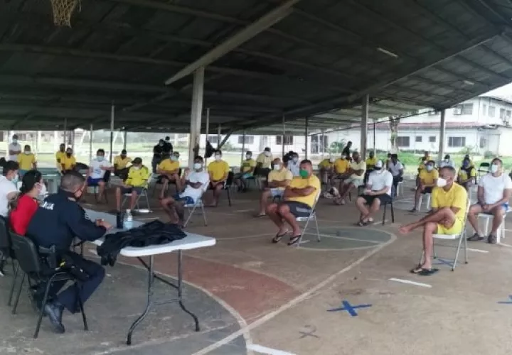Un grupo de privados de libertad de La Joya y La Nueva Joya, quienes coadyuvarán con la entidad para mantener las medidas de bioseguridad fueron capacitados.