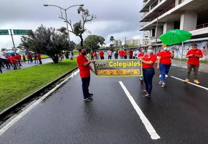 La Avenida Balboa es el punto de protesta de los dueños y conductores de buses colegiales. 