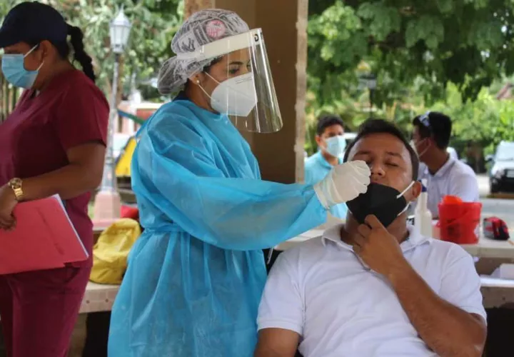 Pruebas de hisopados.