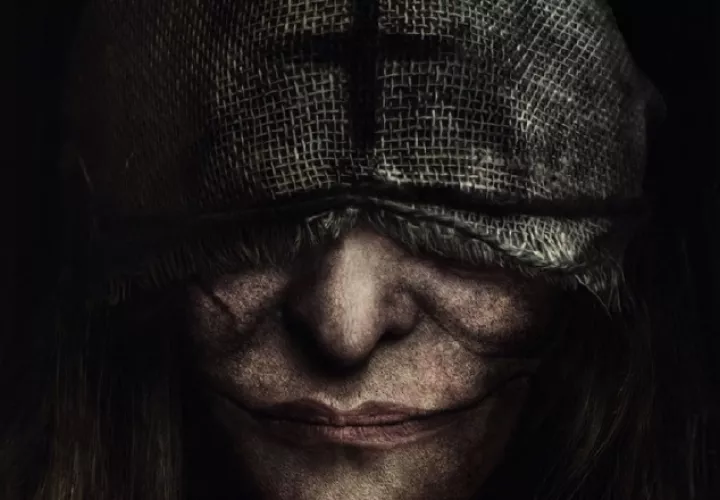 Emma se enfrentará en la realidad a los personajes ficticios de sus novelas de terror en 'Marianne'. NETFLIX