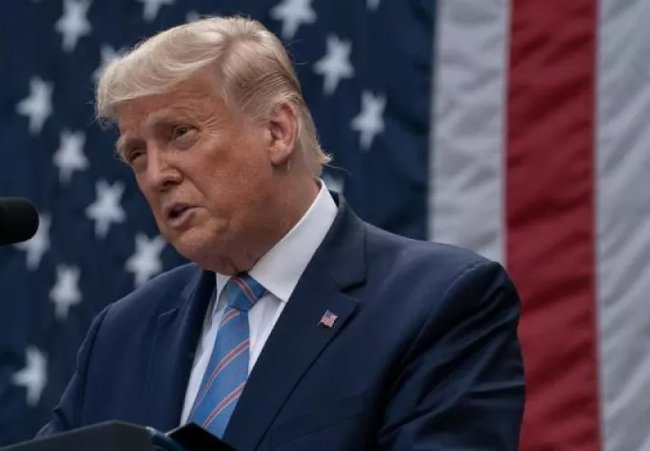 El presidente Donald Trump, dijo: "quiero terminar la campaña de la manera que lo hemos estado haciendo", apunta Trump, que ha tenido que suspender todos sus compromisos públicos desde que el jueves por la noche, cuando se hizo público que había dado positivo por la COVID-19. FOTO/EFE