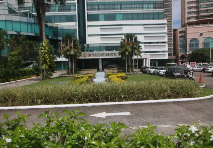 El turismo  genera 4,500 millones de dólares y representa el 10% del PIB de Panamá.