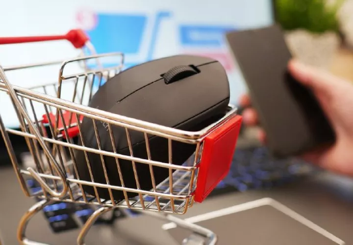 Comprueba la fiabilidad de la tienda.  Pixabay/Ilustrativa