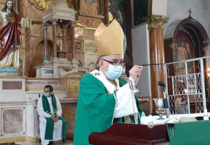 Monseñor José Domingo Ulloa agradeció el trabajo que realizan los periodistas.