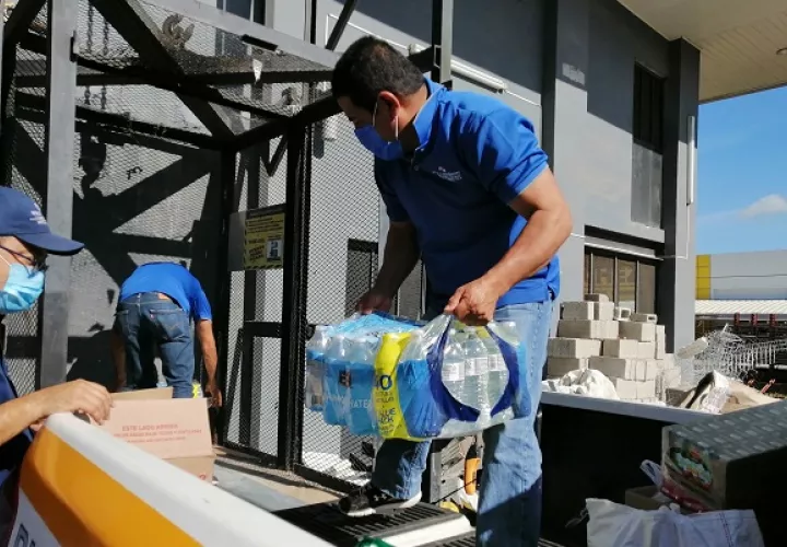 Durante el fin de semana se seguirán recibiendo donaciones en los sitios de acopio en Los Santos y Herrera. Foto: Thays Domínguez