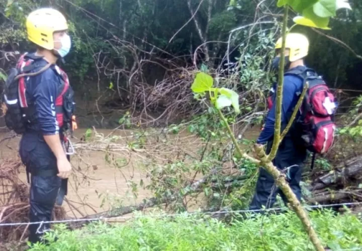 La persona desaparecida es Roberto Miranda, oriundo del área comarcal y quien se mantenía en el área laborando como jornalero en una finca.