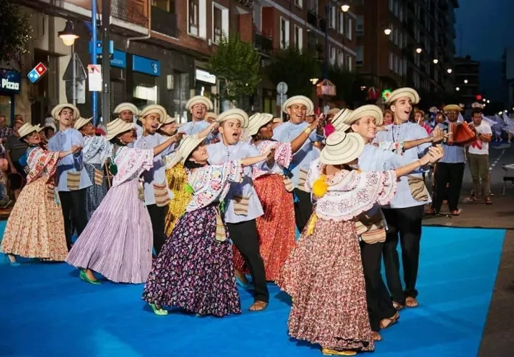 Ballet Folklórico Ritmos y Raíces Panameñas. @ritmosyraicesp