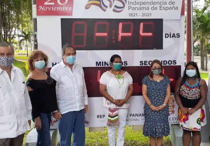Activación del reloj para la cuenta regresiva. Foto: Víctor Arosemena