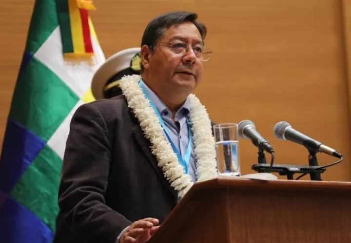 El presidente Luis Arce, recalcó la importancia de escuchar a las "bases" que piden "que se dé oportunidad a nuevos actores", a lo que los asistentes respondieron coreando "queremos gente nueva". Foto: EFE